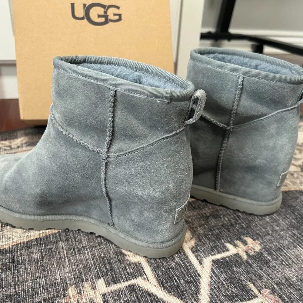 UGG Classic Mini Wedge Bootie Geyser Suede Size 9 EUC